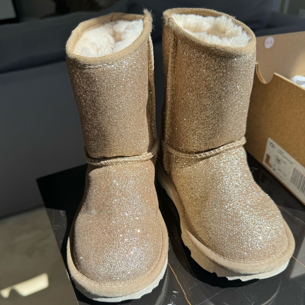 Glitter Ugg boots girls in gold